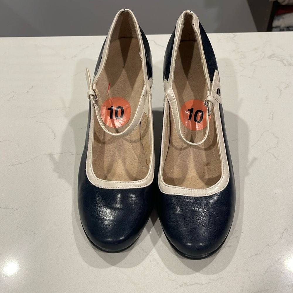 Size 10 Navy and Cream Block Mary Jane Heels